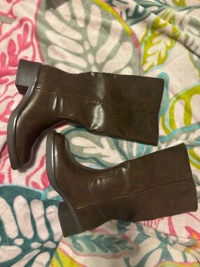 Classic Women's Mid-Calf Brown Leather Boots